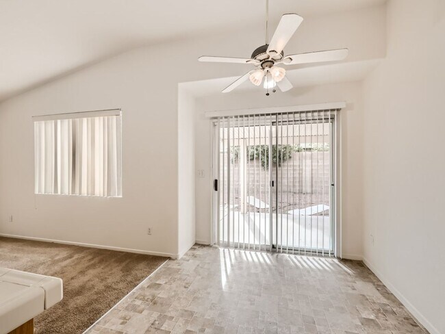Building Photo - Cute and cozy 4 bedroom in Henderson