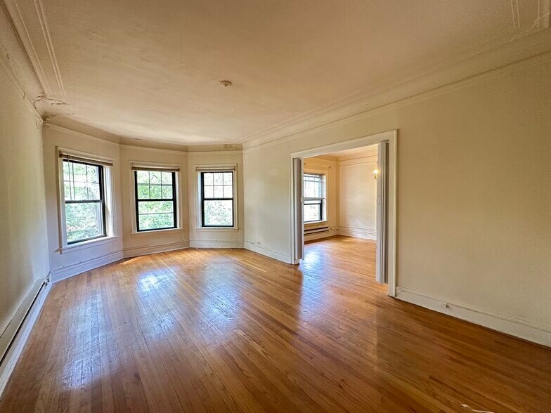 Building Photo - 1314 Oak Ave