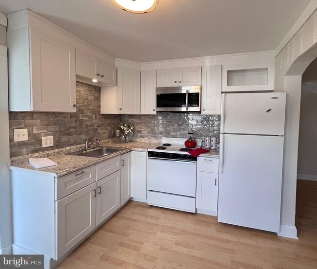 Building Photo - 629 White Horse Ave