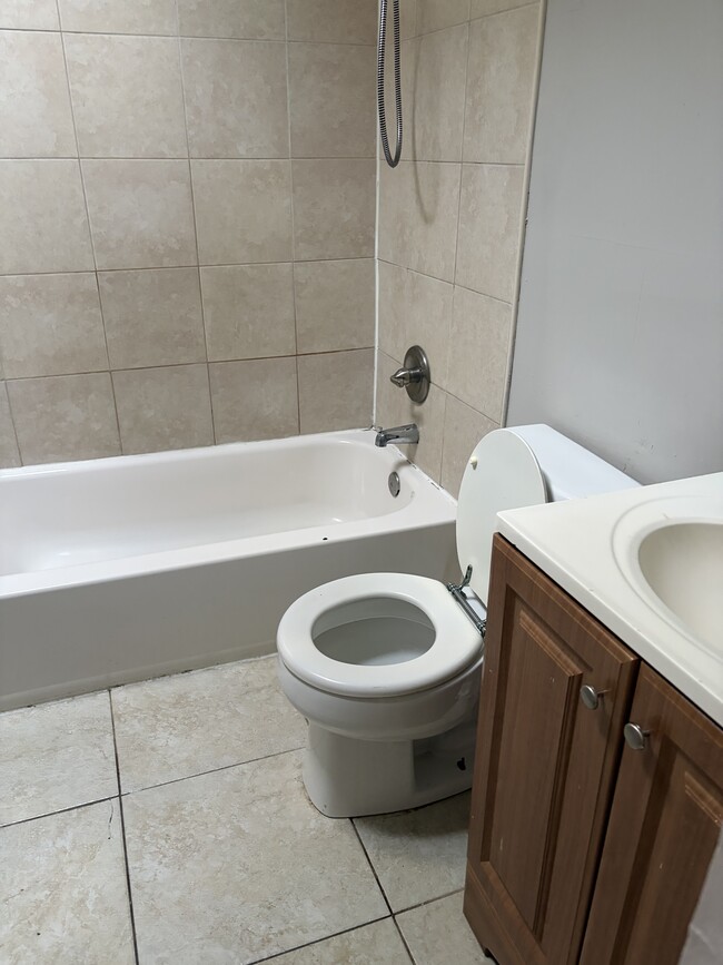 Building Photo - 2106 E Federal St, Baltimore, MD 21213