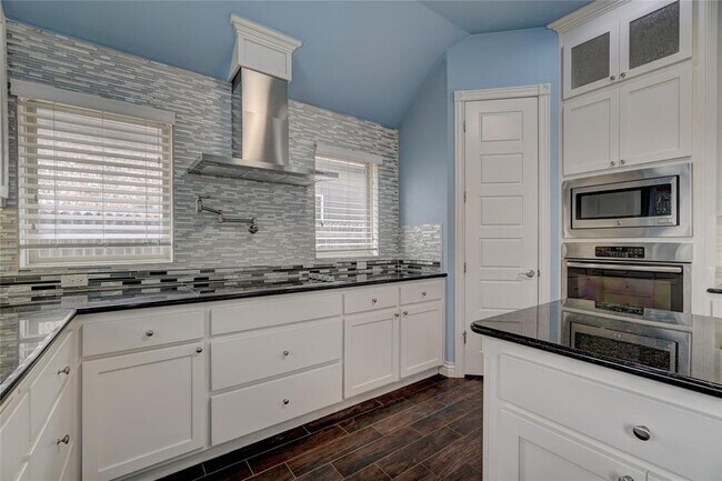 Building Photo - 6100 NW 154th St