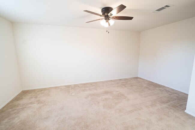 Building Photo - 140 Waxberry Dr
