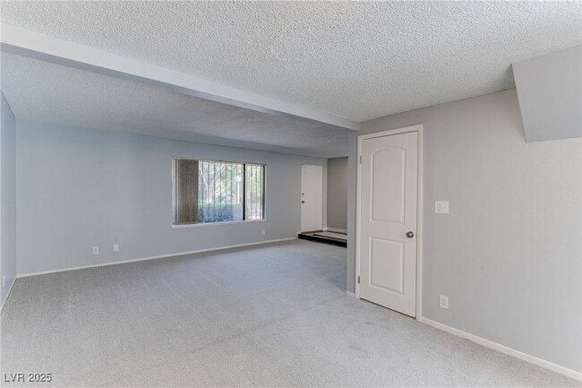 Building Photo - 3220 Weber Ct