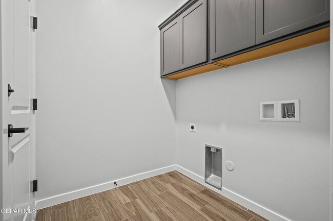 Building Photo - 13992 Margaret Ponce Ave