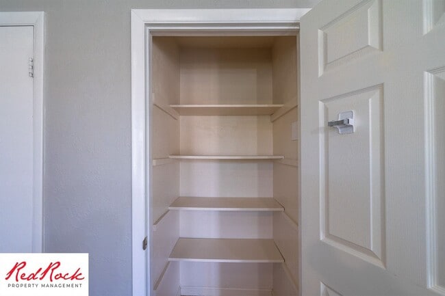 Building Photo - 3 Bedroom Home with Red Rock Views and Community Pool