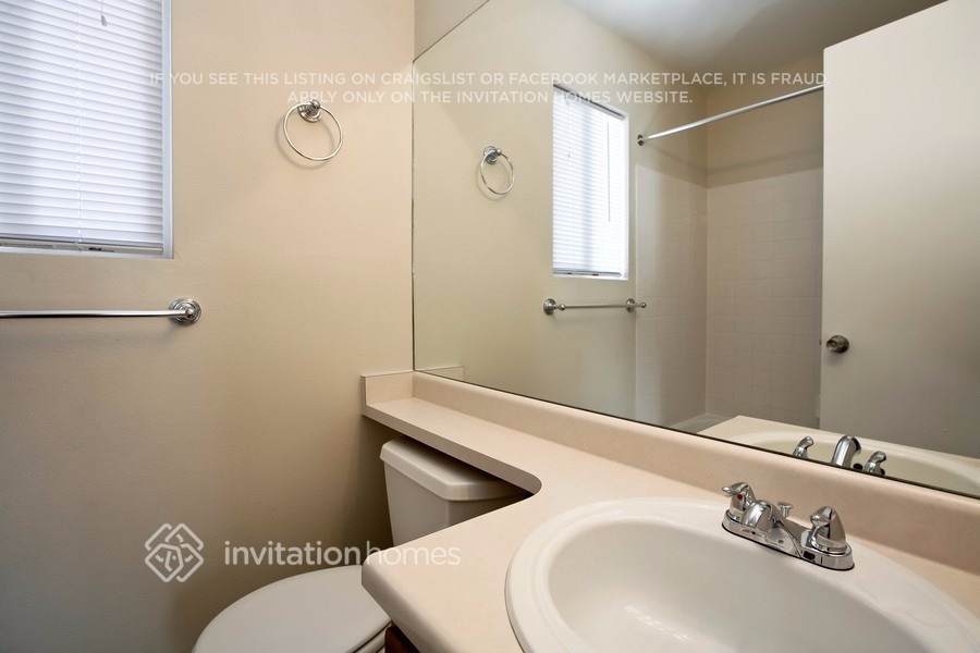 Building Photo - 2990 Frazier Ln