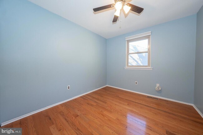 Building Photo - 403 Woodside Cir