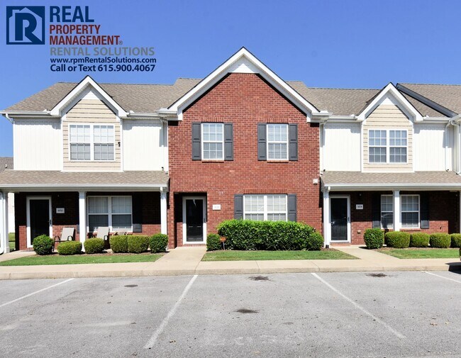 Primary Photo - Beautiful Smyrna townhome less than 1 mile...