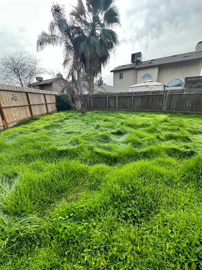 Building Photo - 2352 N Katy Ave