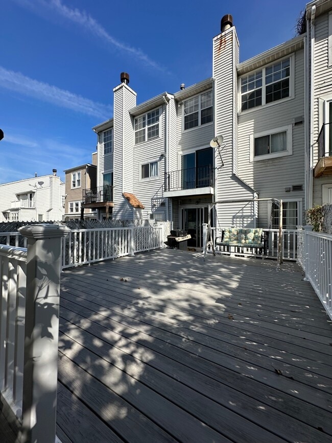 Building Photo - 26 Villa Nova St