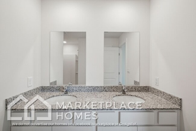 Building Photo - 4033 NE Billie Ln