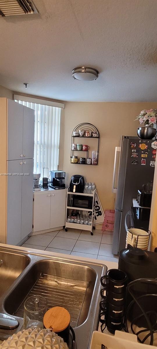 Building Photo - 905 Northwest Dr