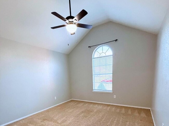 Building Photo - 603 Ane Ave