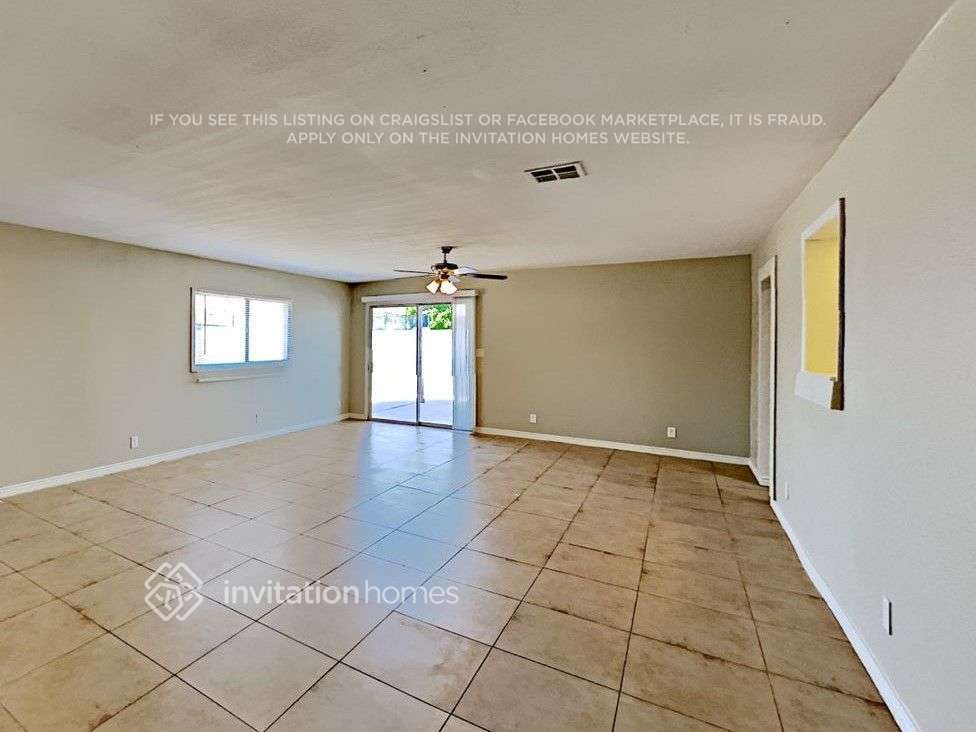 Building Photo - 2226 W Sierra St