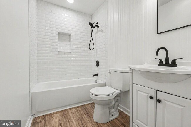 Building Photo - 78 Woodmount Dr
