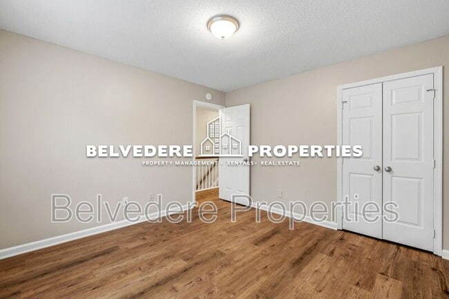 Building Photo - 2320 Meadow Gate Dr