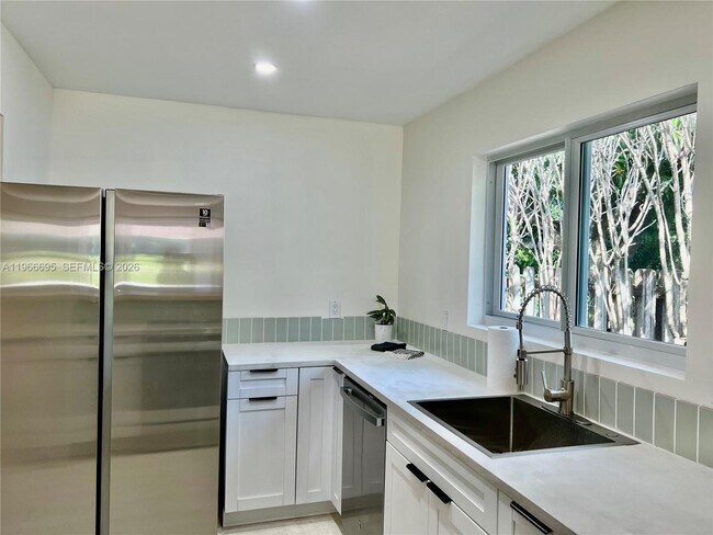 Building Photo - 1623 Johnson St