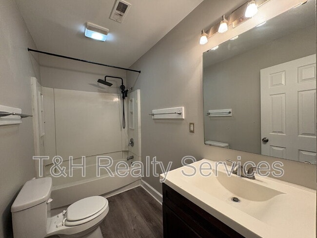 Building Photo - 2925 N Delaware St