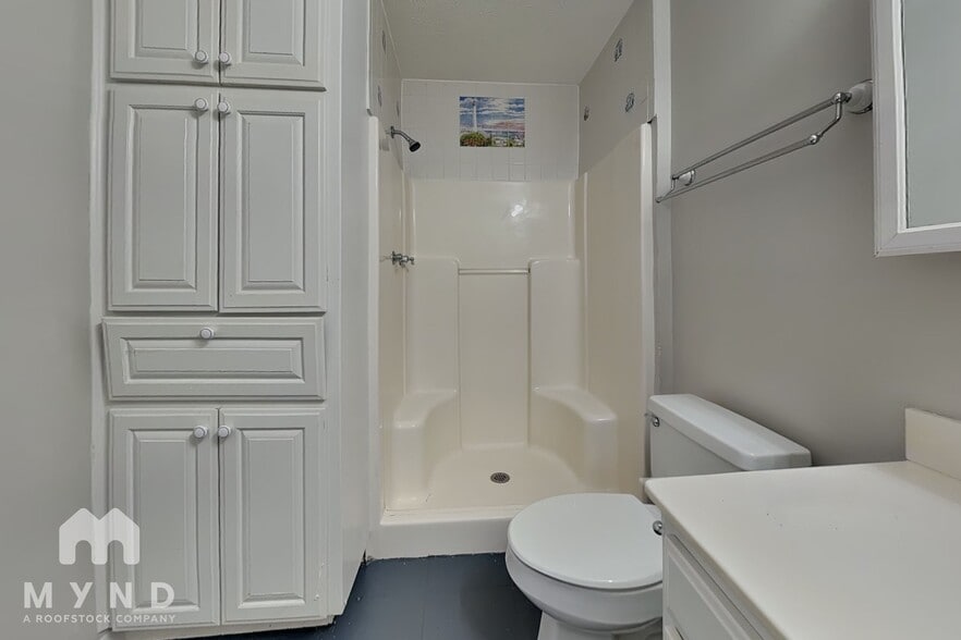 Building Photo - 408 Park Center Blvd