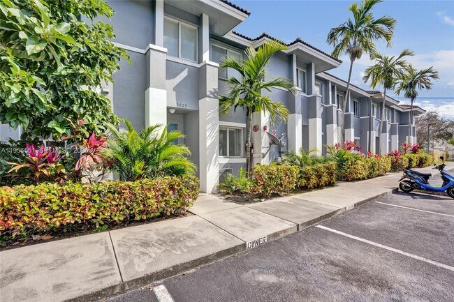 Building Photo - 5409 SW 41st St