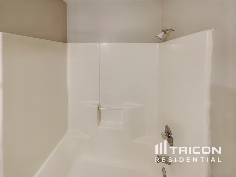 Building Photo - 1753 Independence Dr
