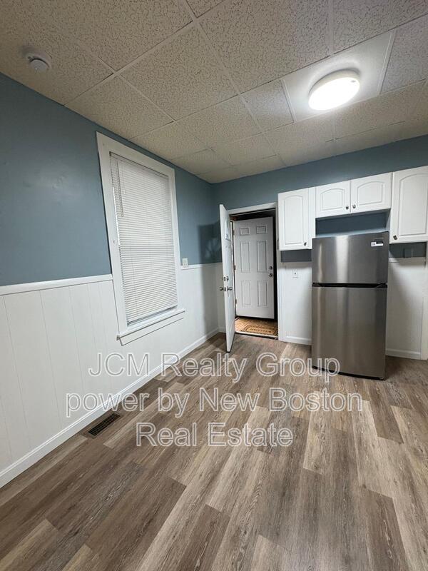 Building Photo - 144 Bloomingdale St