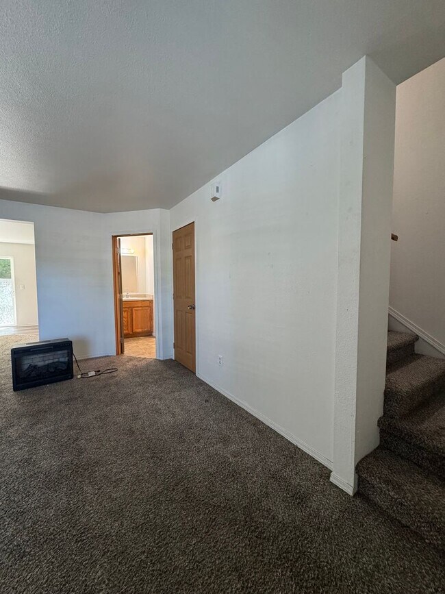 Building Photo - 1512 N Brook Ct
