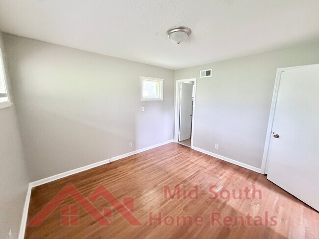 Building Photo - 480 Whiteville Ave