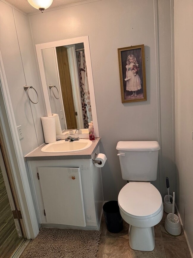 Building Photo - 2 BED, 2 BATH MOBILE HOME LOCATED IN ASHEBORO ON SOUTH LAKE DR!