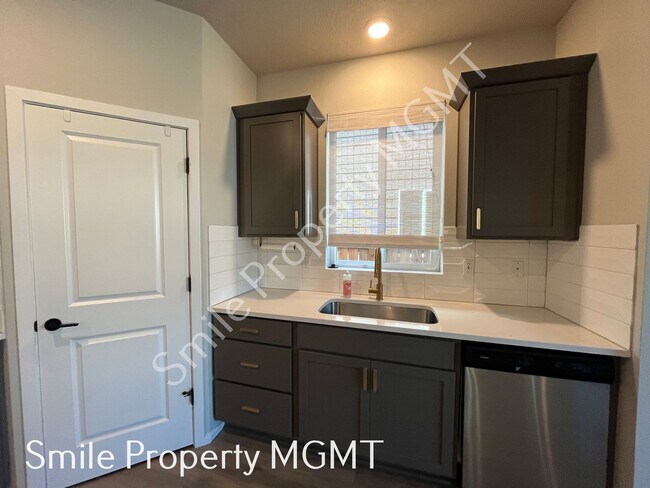 Building Photo - 14611 SW 78th Ave