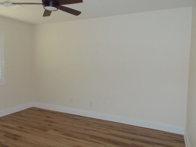 Building Photo - 8317 W Jeremiahs Lodge Ave