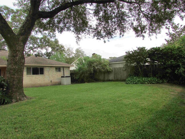 Building Photo - 3219 Ashmont Ln