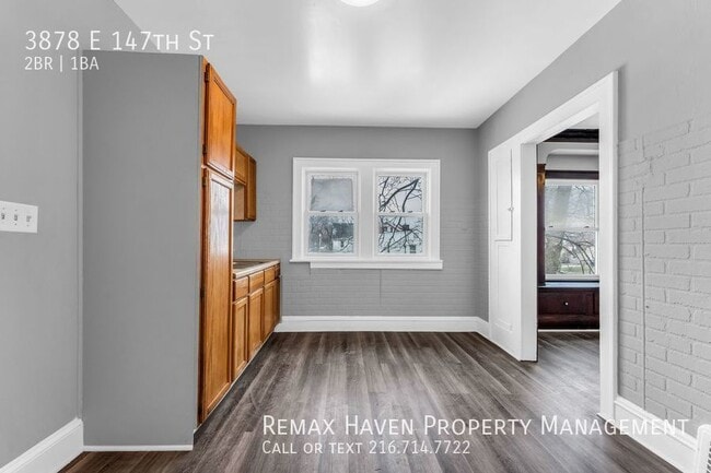Building Photo - 3878 E 147 St #2/UP, Cleveland - 2 Bed 1 B...