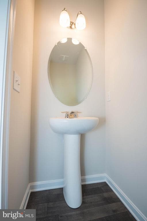 Building Photo - 417 Creekbed Cir