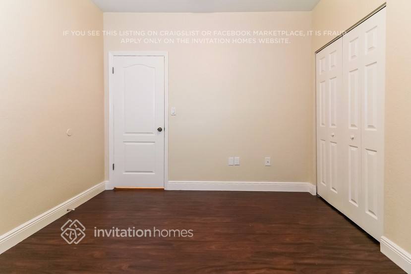 Building Photo - 8723 NW 142nd Ln