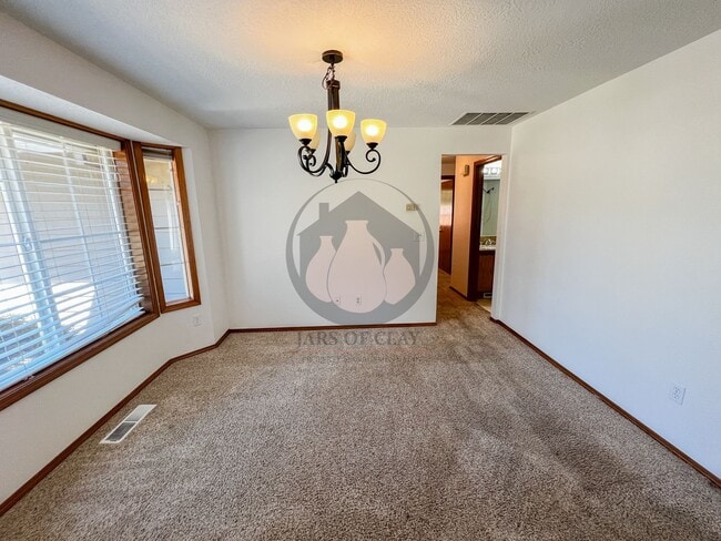 Building Photo - Single Level Home in Canby - Available Now