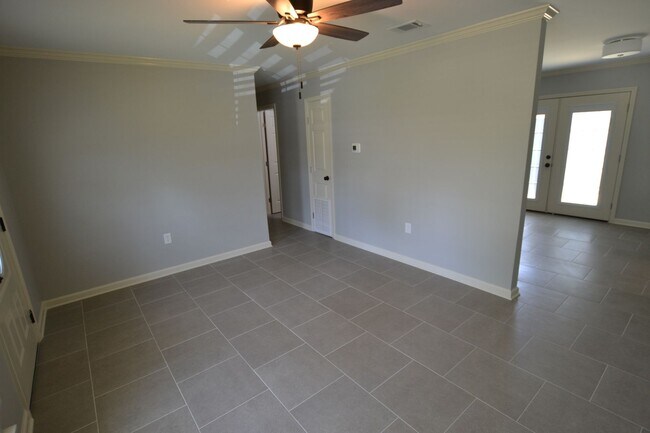 Building Photo - Must See!  Newly remodeled, 3 bdroom, 1.5 bath home in Mayfair North Subdivision