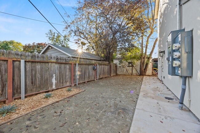 Building Photo - 5008 P St