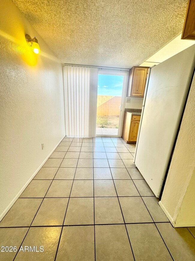 Building Photo - 615 S 3rd St