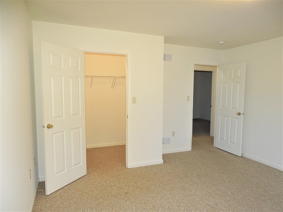 Building Photo - 144 Gable Dr