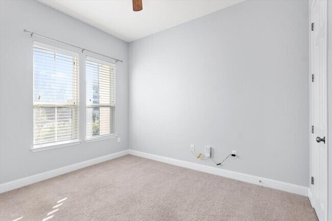 Building Photo - 5112 Globe Mallow Dr