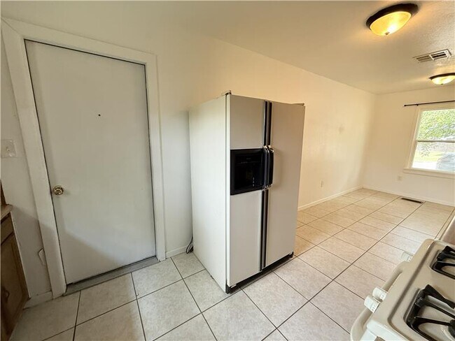 Building Photo - 1004 S 3rd St