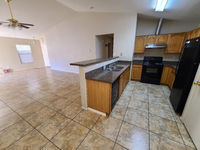 Kitchen - 13009 W Evans Dr