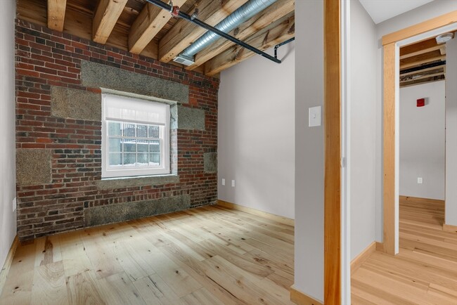 Building Photo - 58 13th St