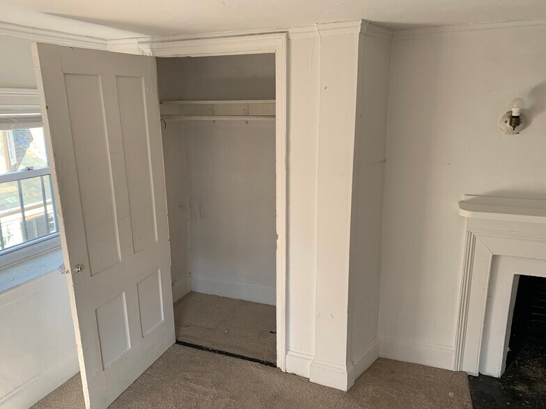 Building Photo - 58 Anderson St