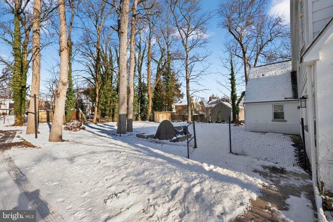 Building Photo - 109 W Park Blvd