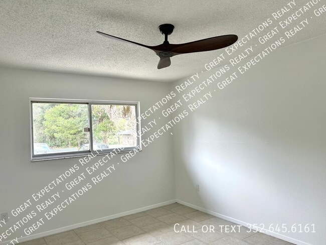 Building Photo - 5844 SE Drew Rd