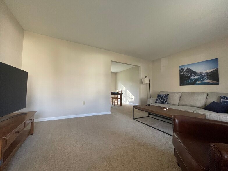 Building Photo - 6709 Cherryfield Rd