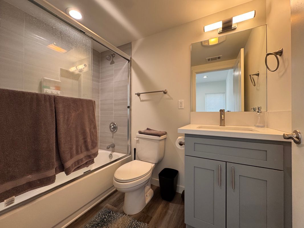 Building Photo - 2625 Somerset Dr