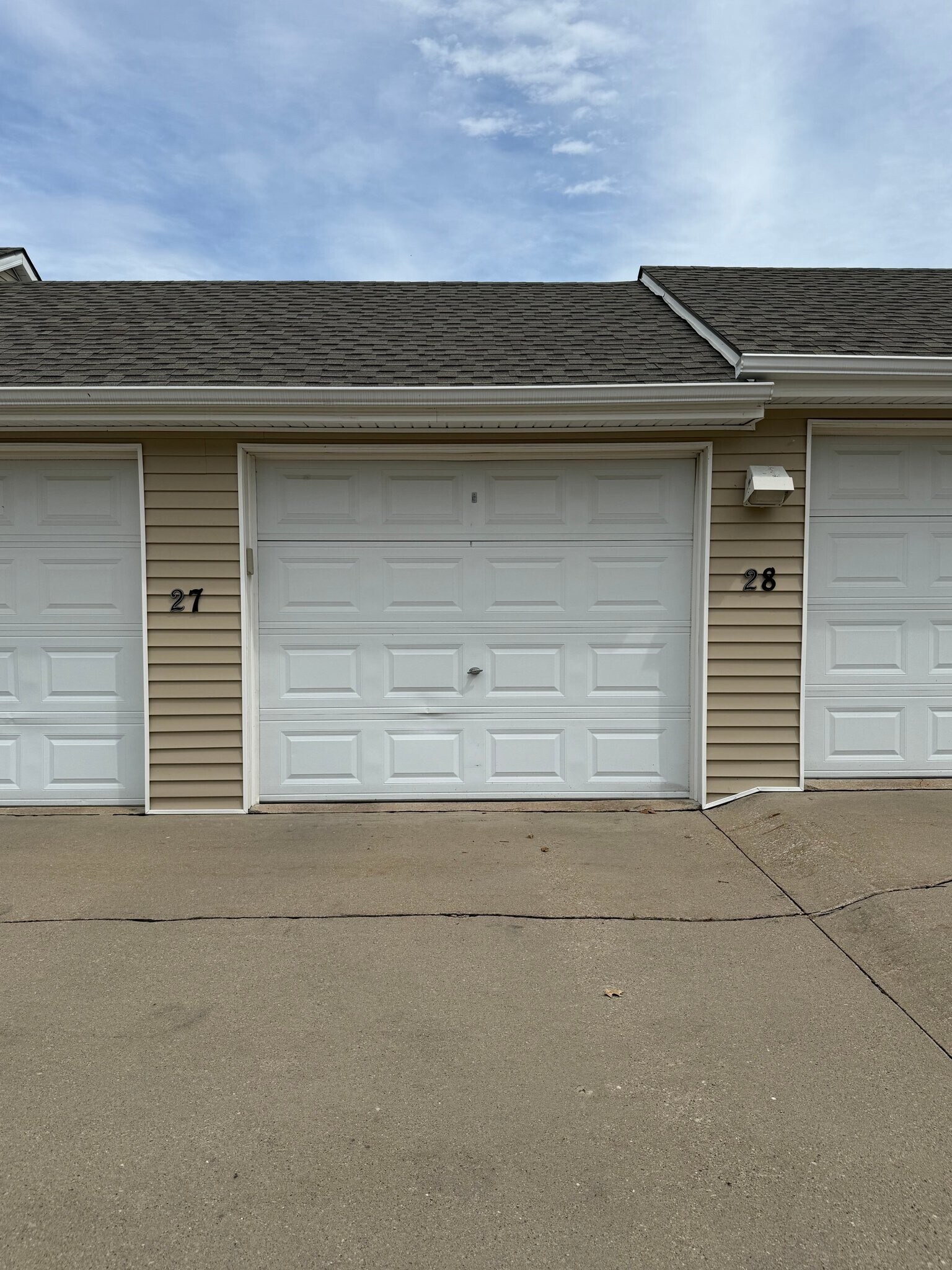 Building Photo - 2323 E Porter Ave